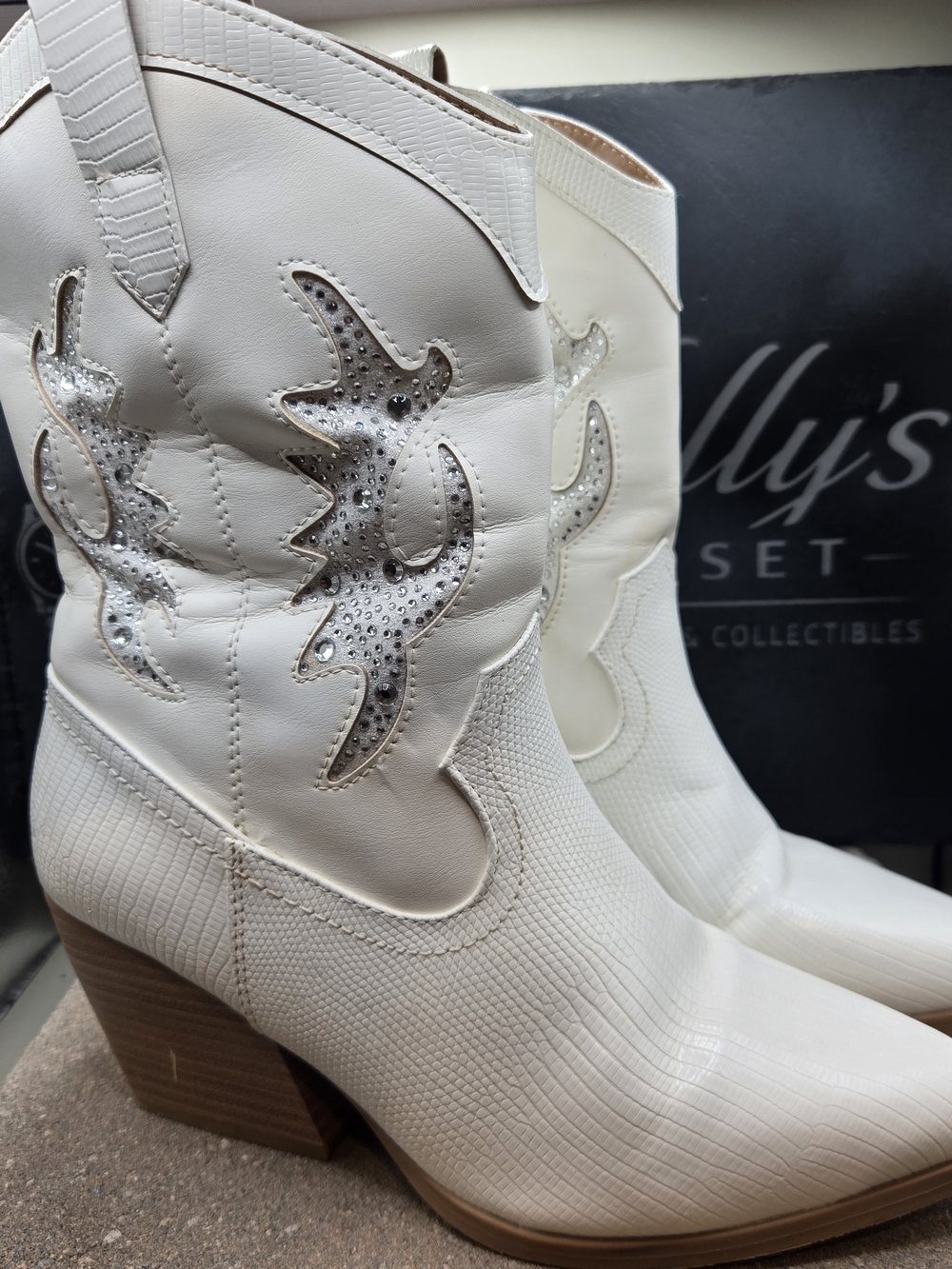 Soda Gaga Womens Size 9M White Western Boots Rhinestone Lizard Embossed Cowgirl